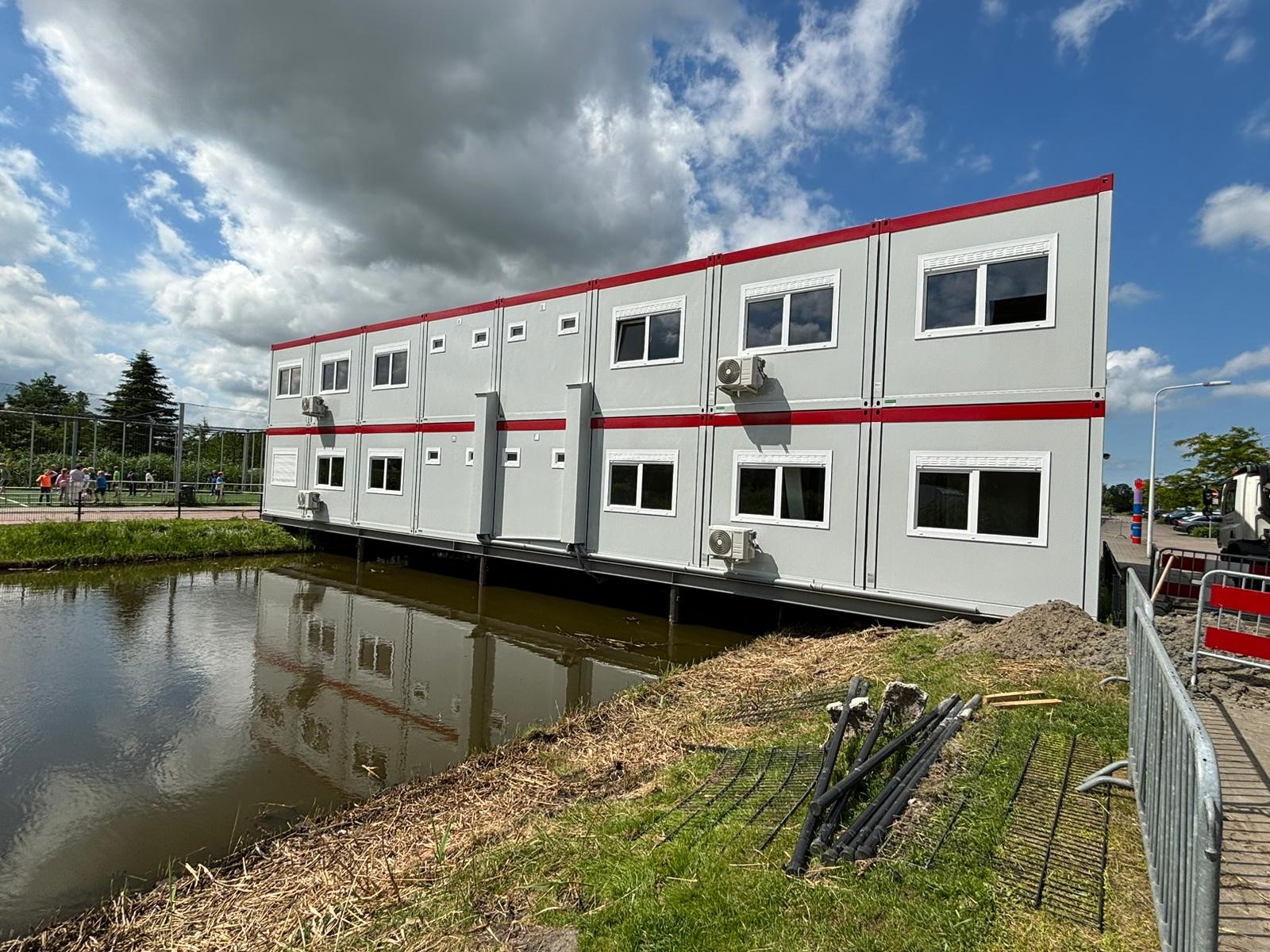 Funderingsconstructie tijdelijk schoolgebouw Roelofarendsveen